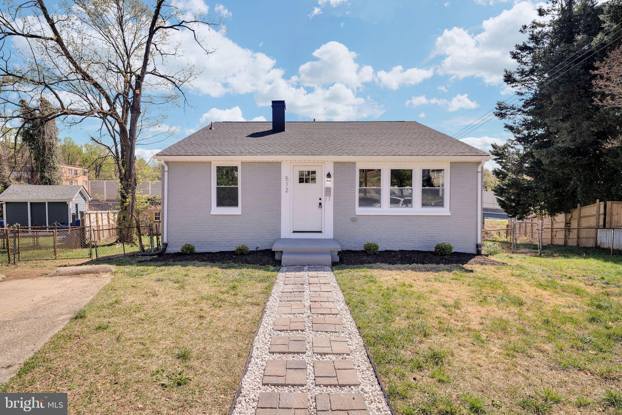 512 Winslow Rd