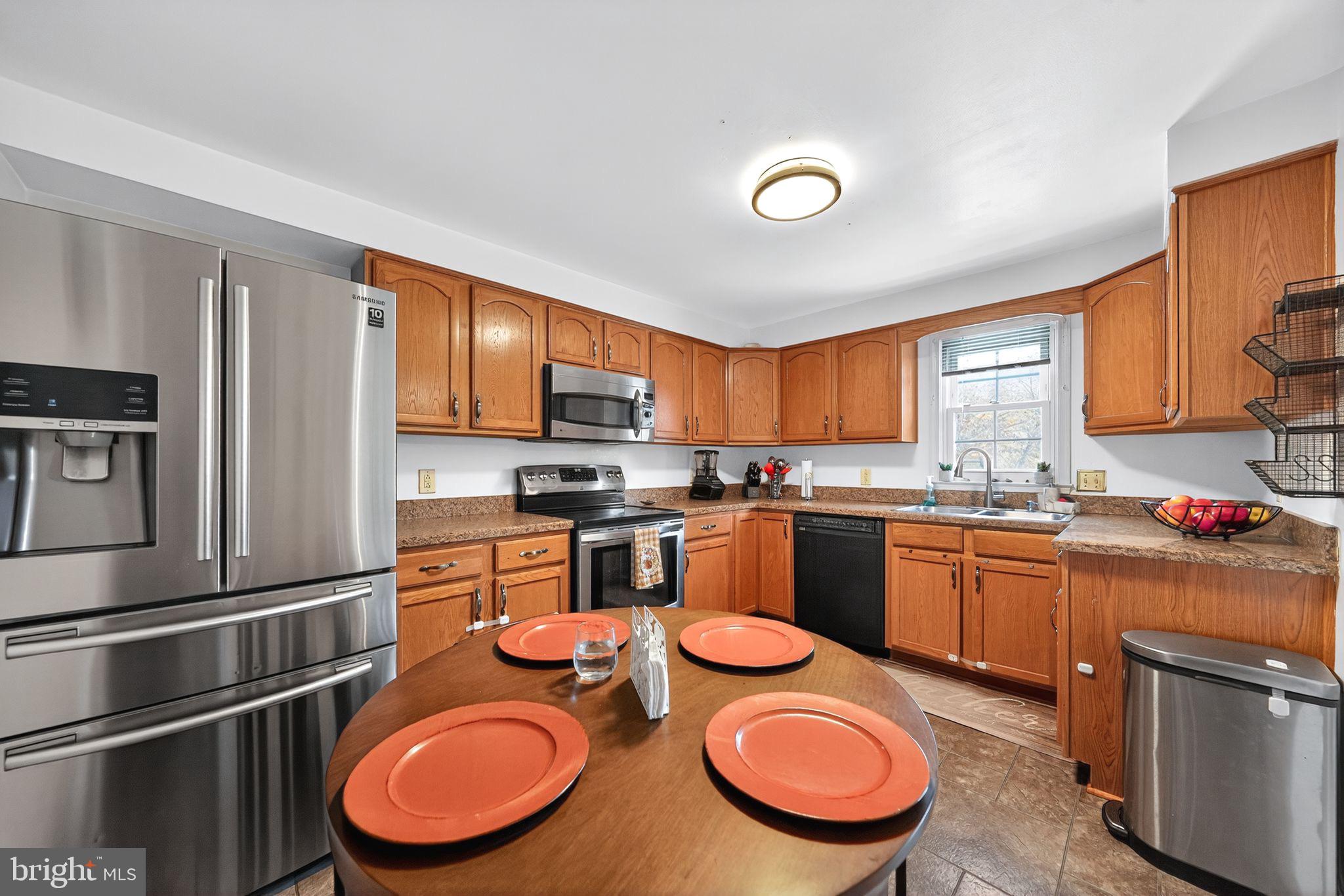 2404 OLD FORT HILLS DRIVE