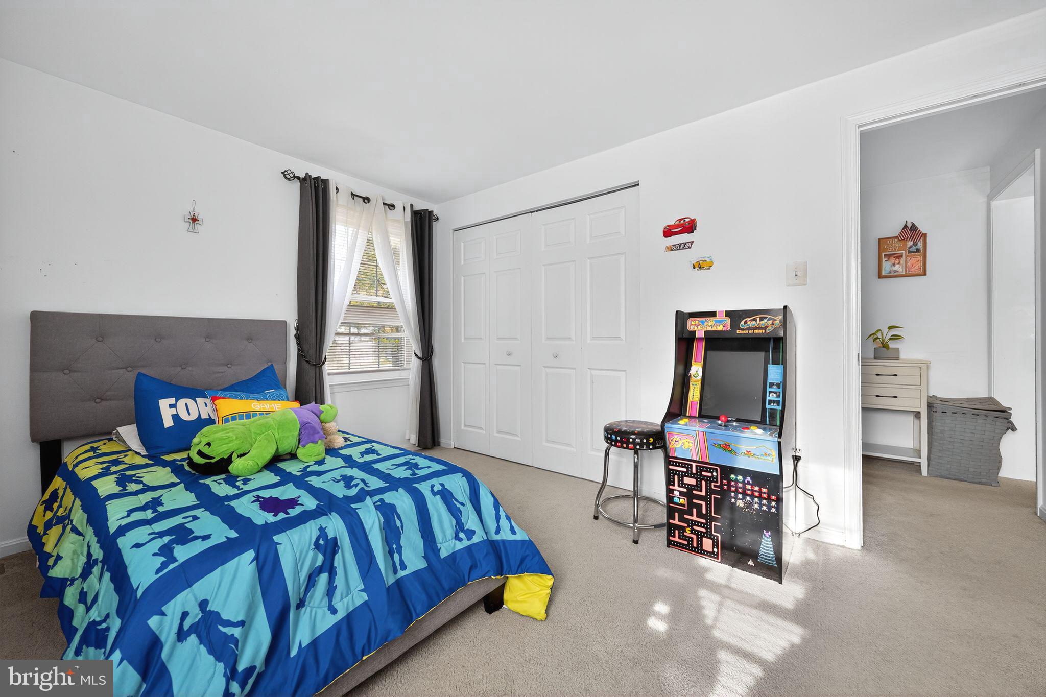 2404 OLD FORT HILLS DRIVE