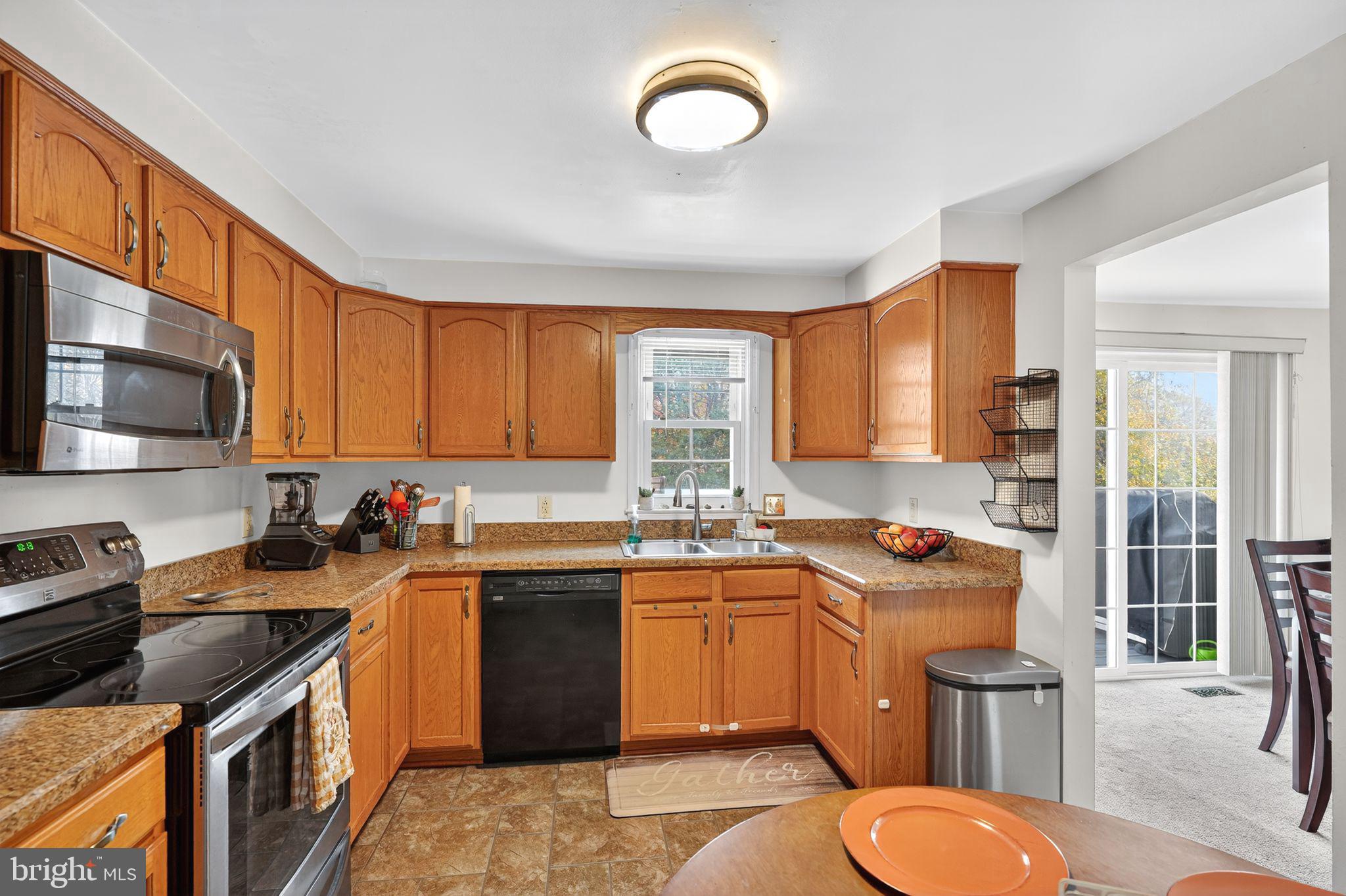 2404 OLD FORT HILLS DRIVE