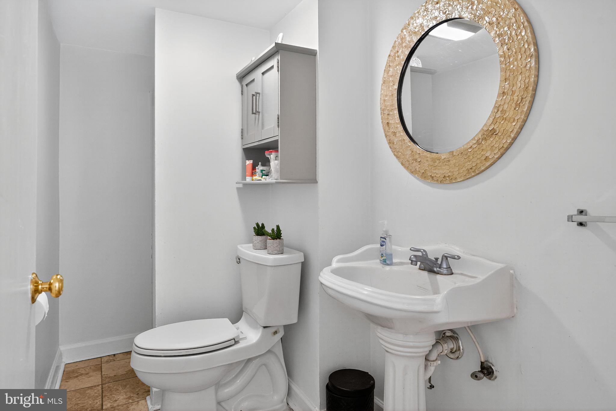 2404 OLD FORT HILLS DRIVE