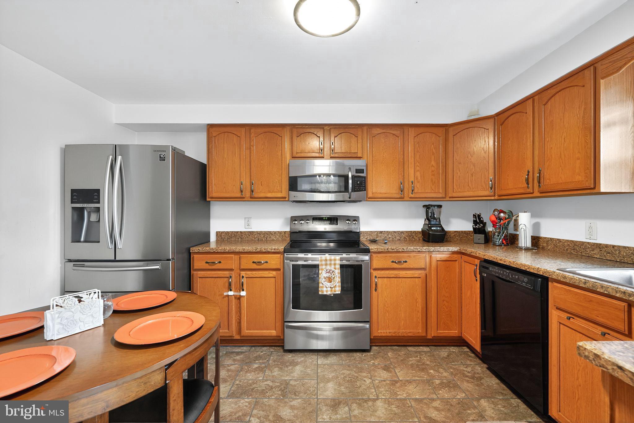 2404 OLD FORT HILLS DRIVE