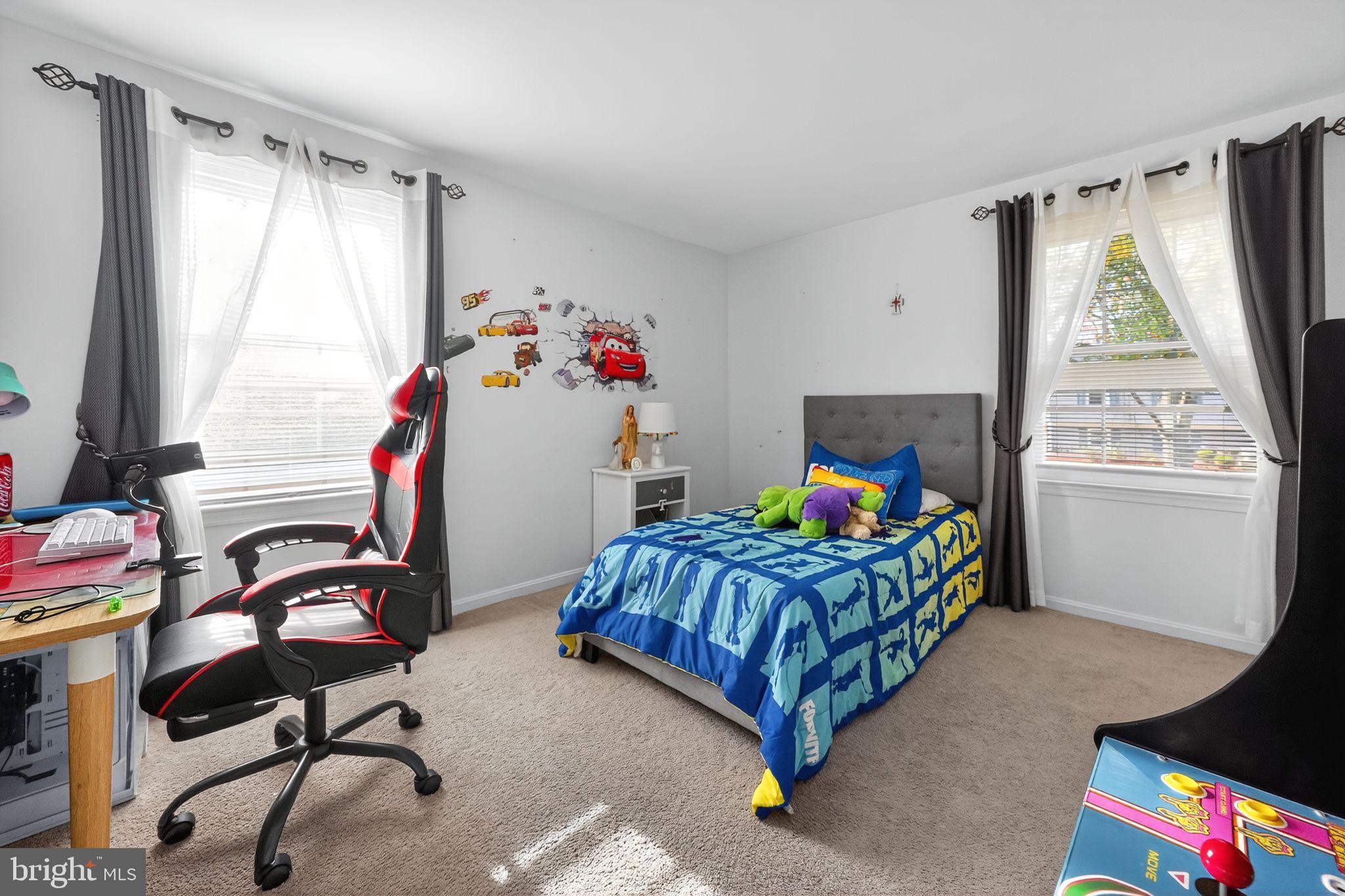 2404 OLD FORT HILLS DRIVE