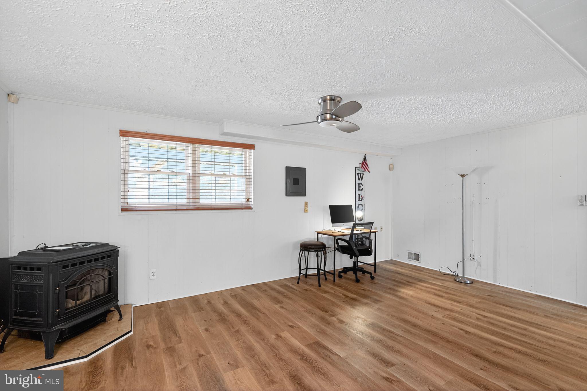 2404 OLD FORT HILLS DRIVE