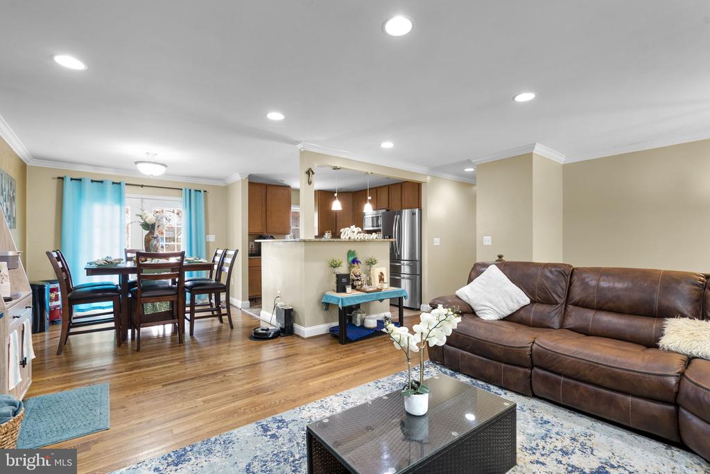 9618 SMALL DRIVE