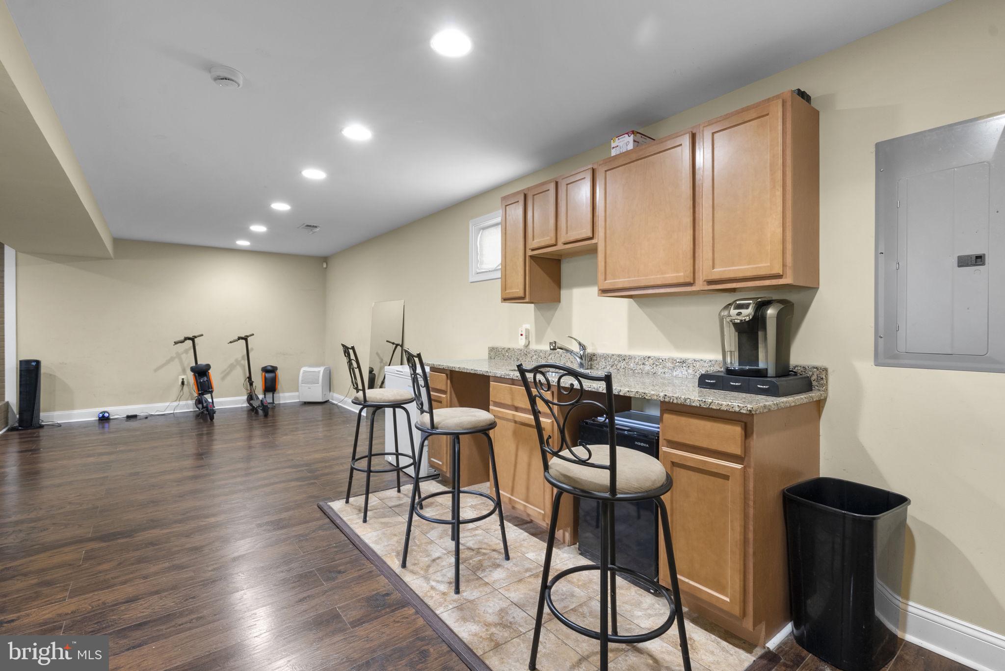9618 SMALL DRIVE