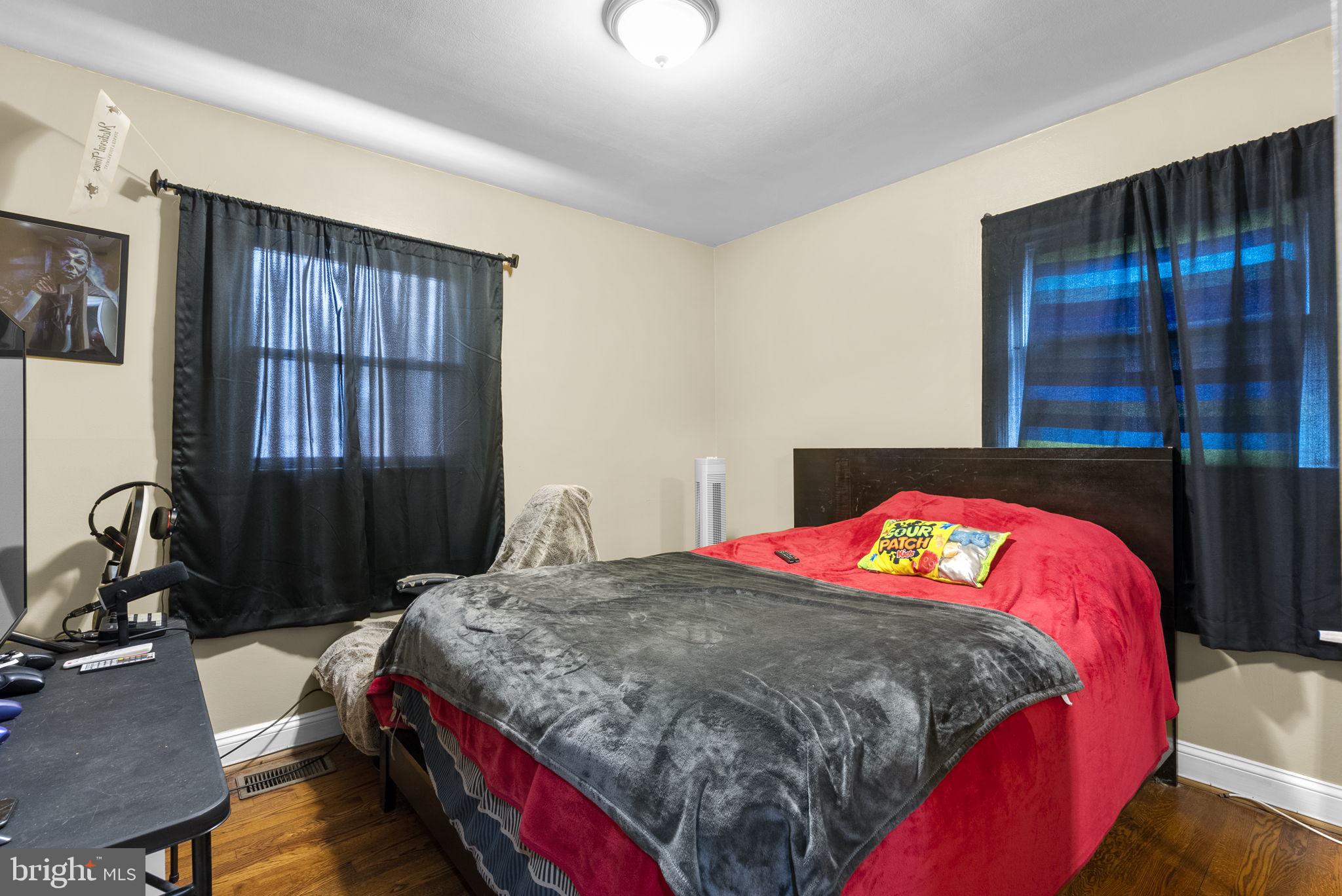 9618 SMALL DRIVE