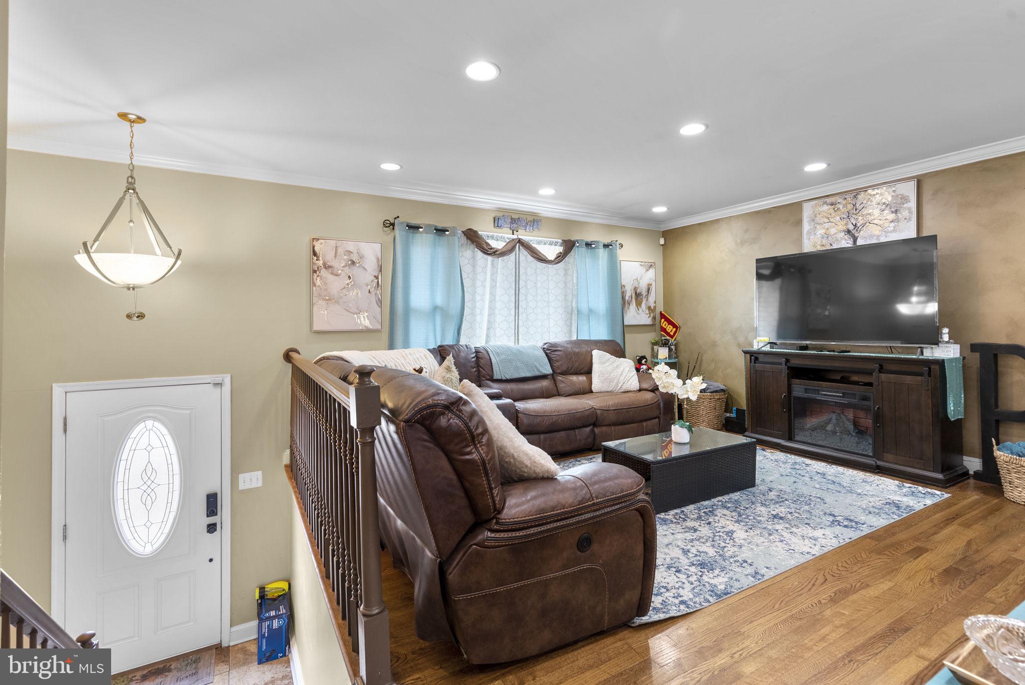 9618 SMALL DRIVE