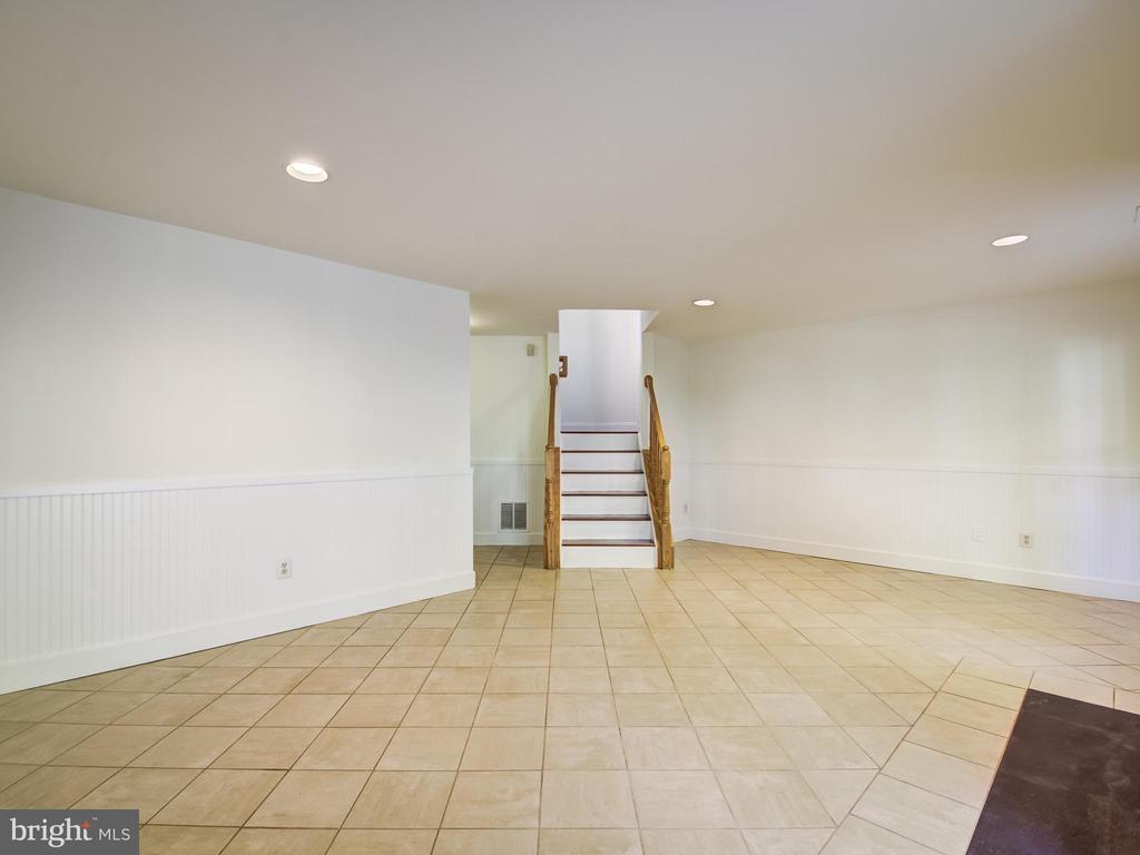 7064 ELTON WAY
