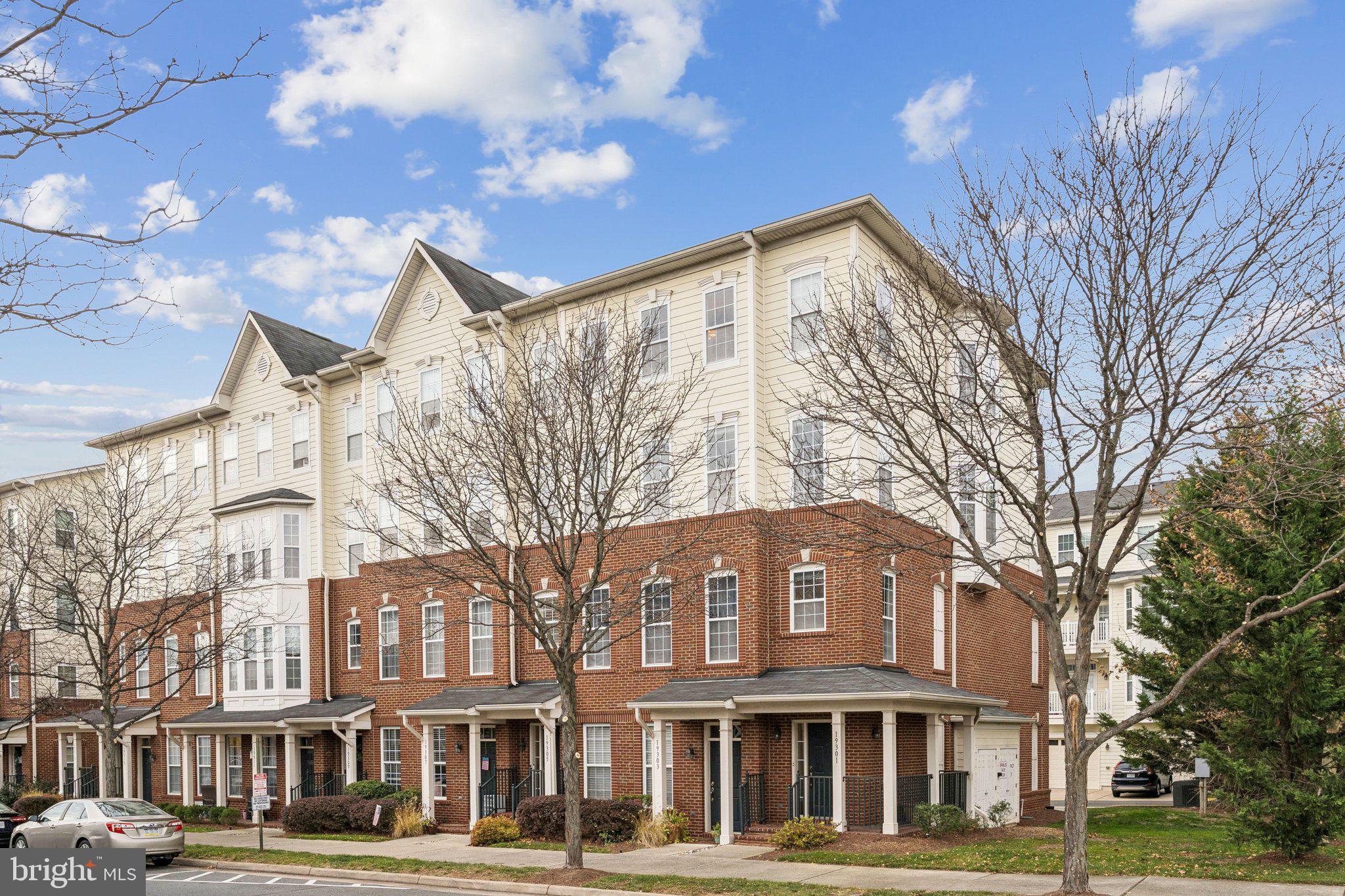 19301 DIAMOND LAKE DRIVE