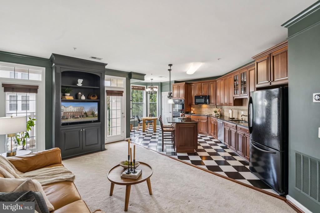 19301 DIAMOND LAKE DRIVE