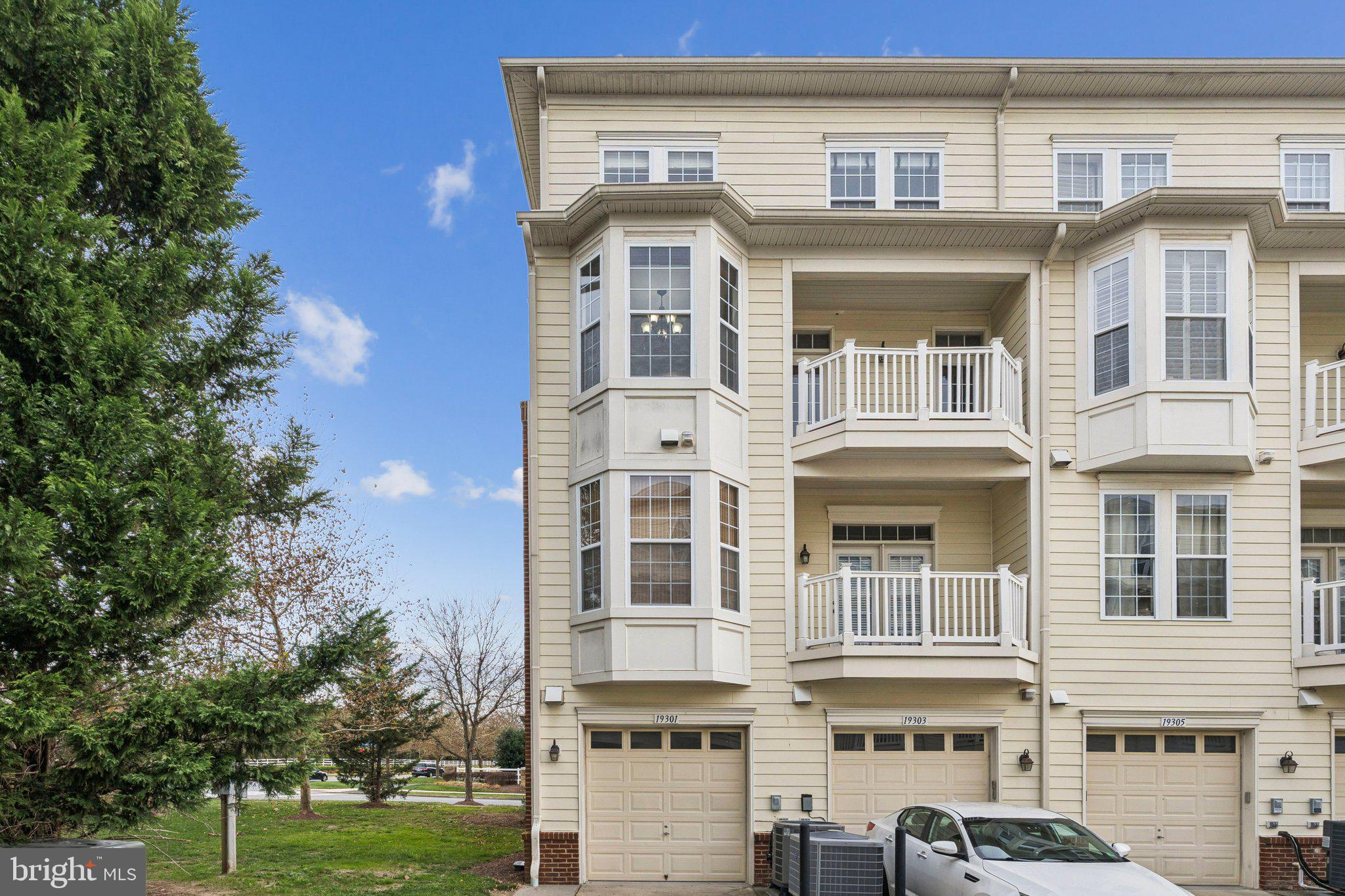 19301 DIAMOND LAKE DRIVE