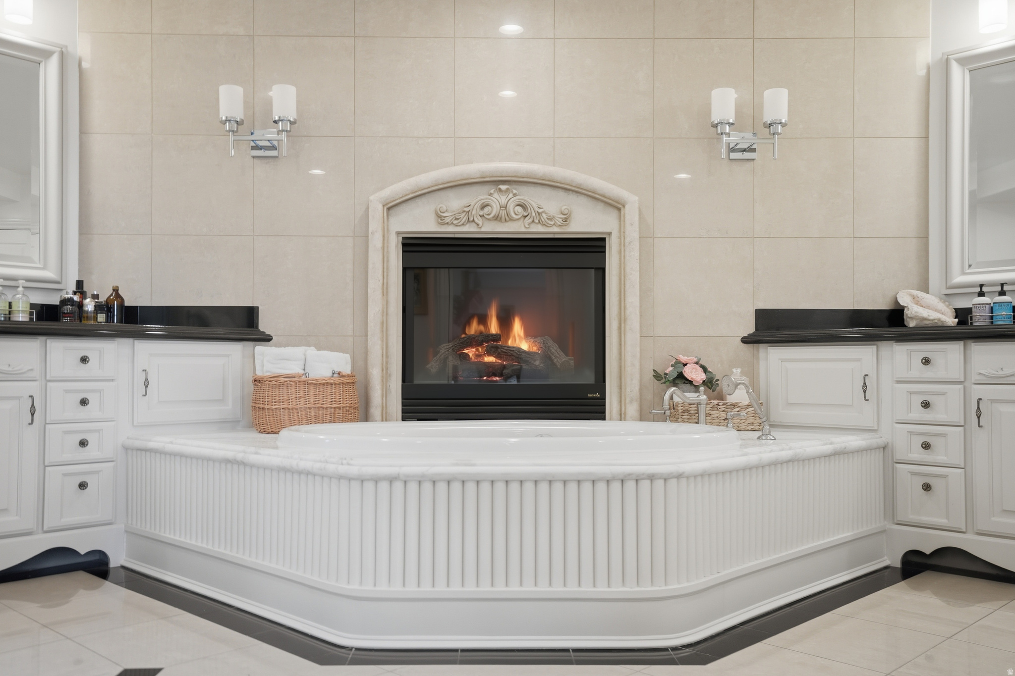 1714 E FORT DOUGLAS CIR