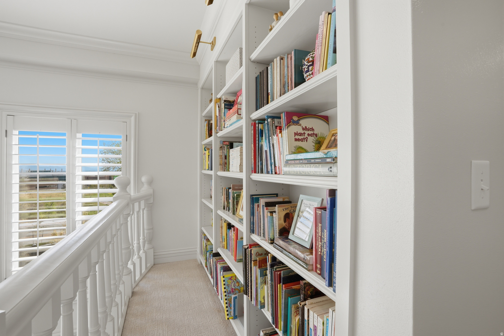 1714 E FORT DOUGLAS CIR