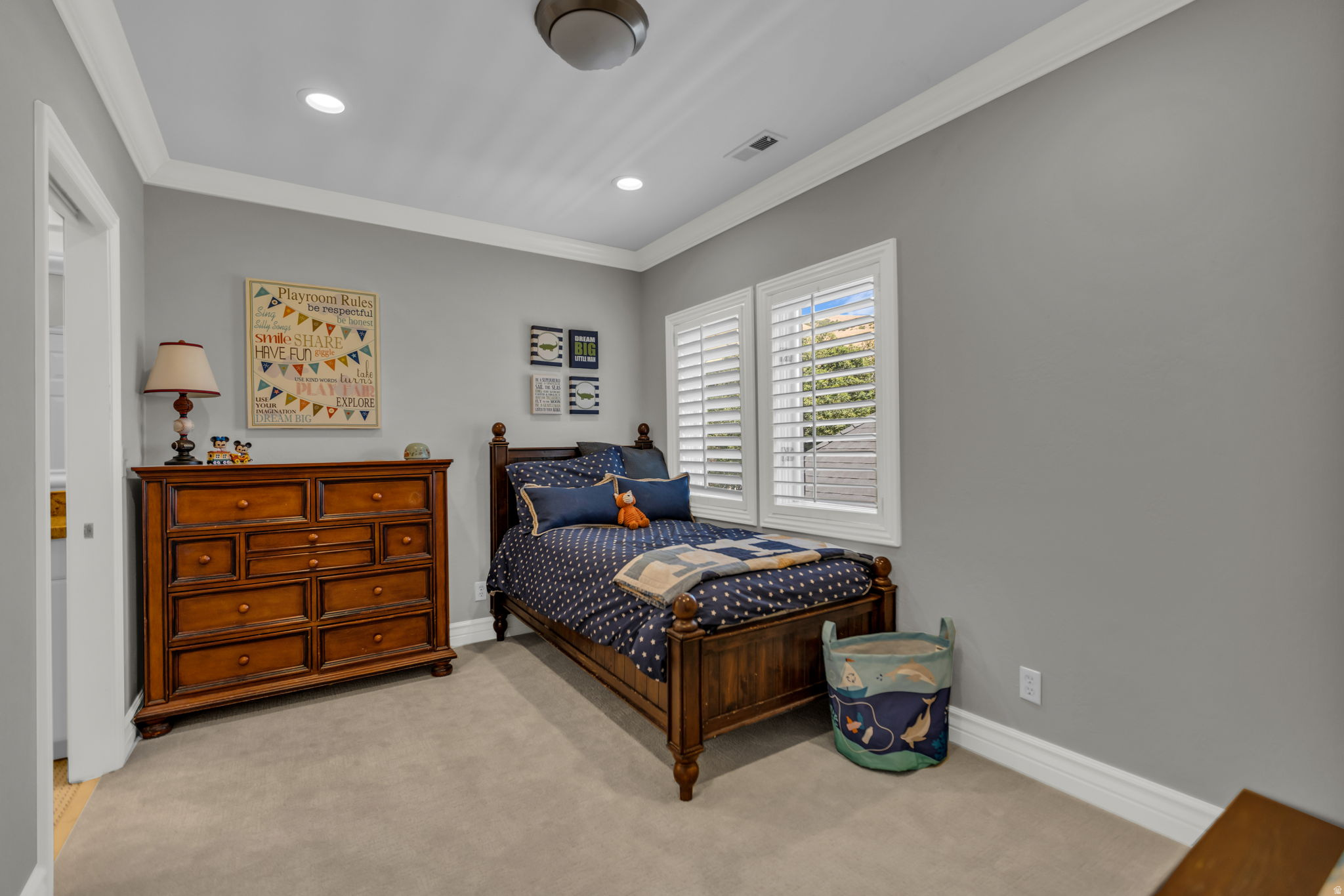 1714 E FORT DOUGLAS CIR
