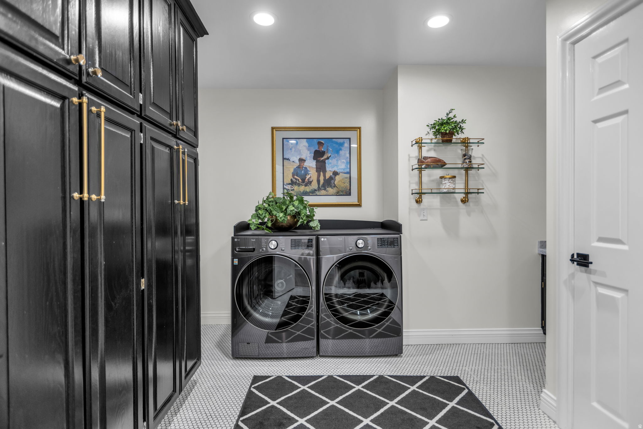 1714 E FORT DOUGLAS CIR