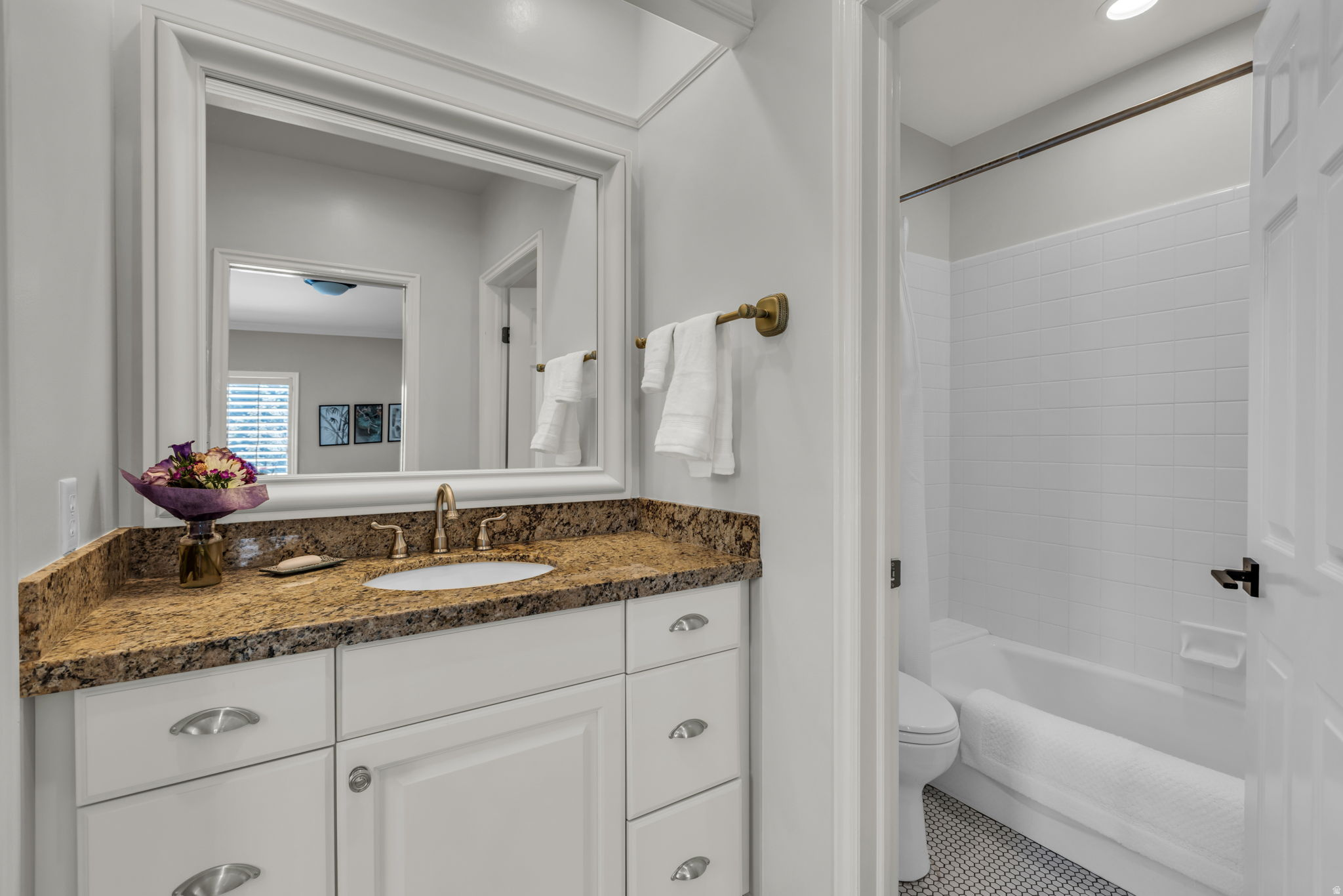 1714 E FORT DOUGLAS CIR