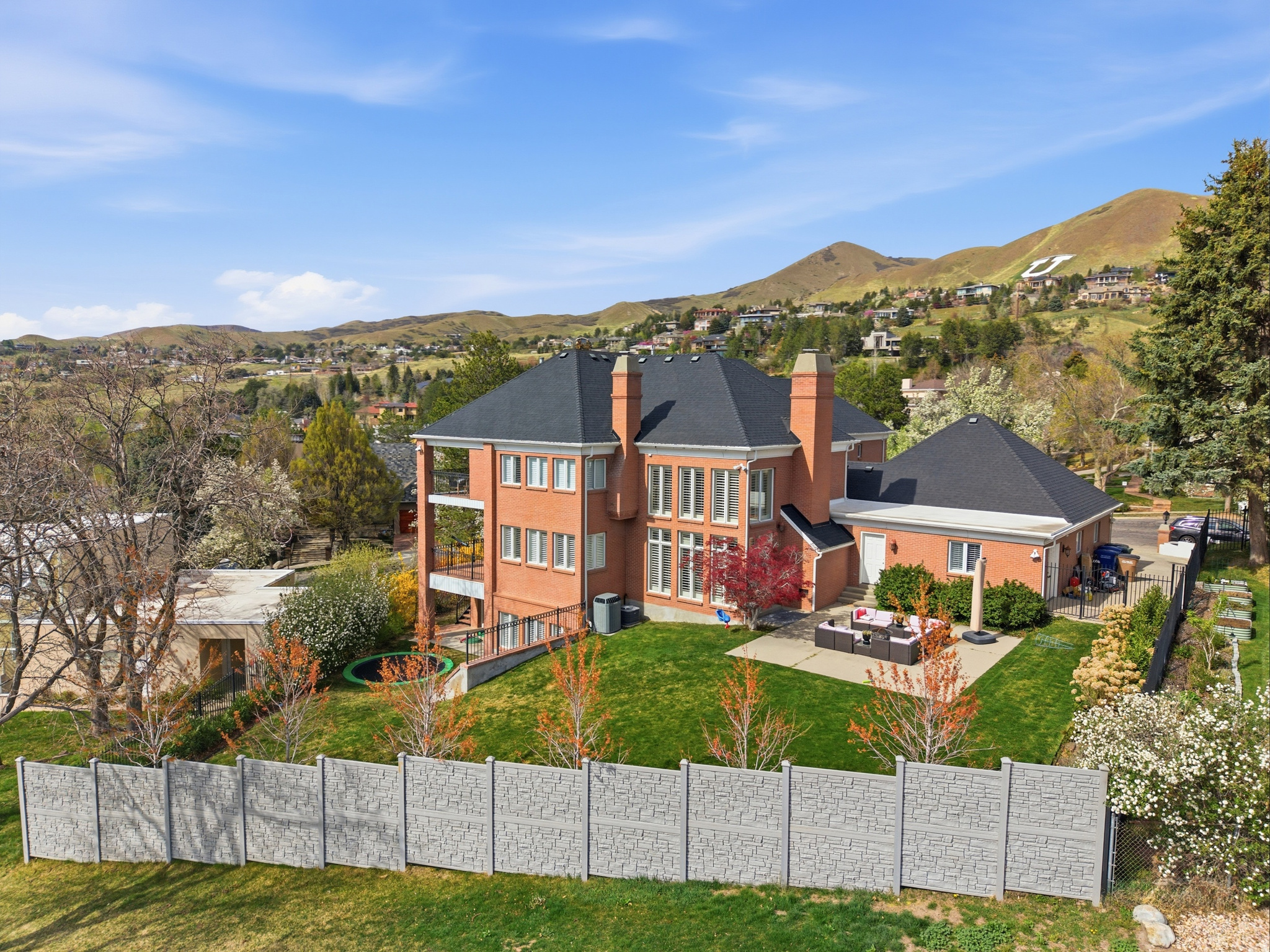 1714 E FORT DOUGLAS CIR