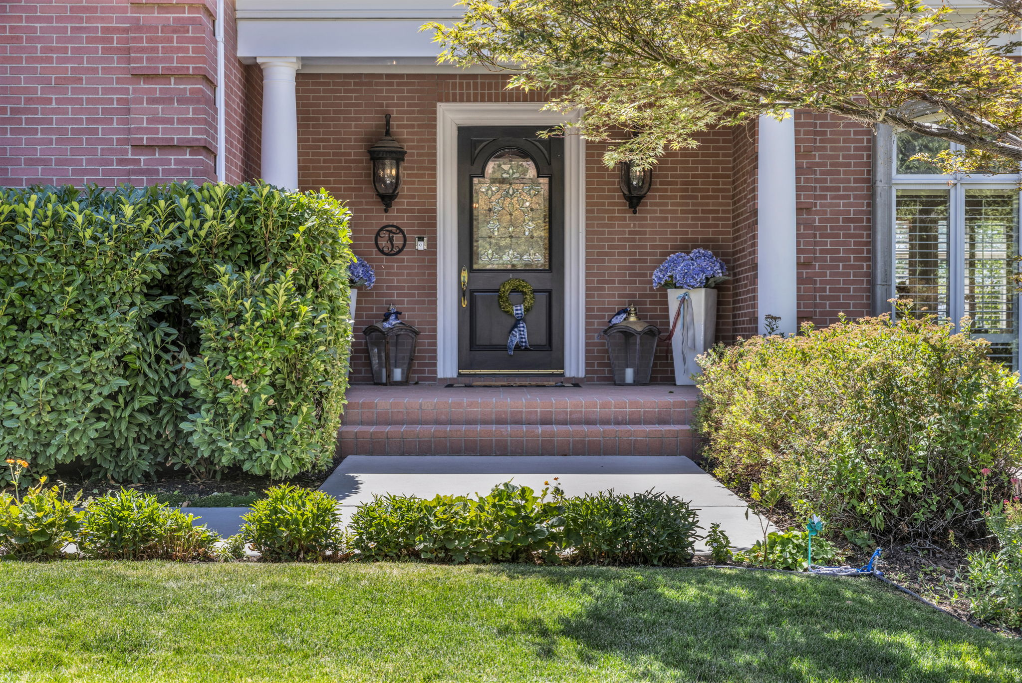 1714 E FORT DOUGLAS CIR