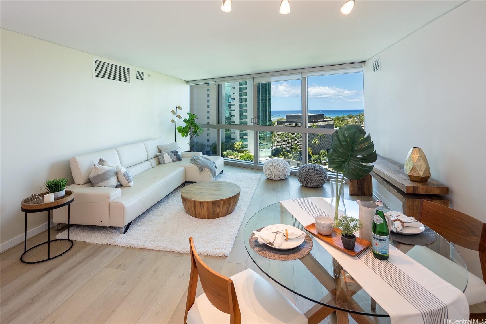 1177 Queen Street 1407