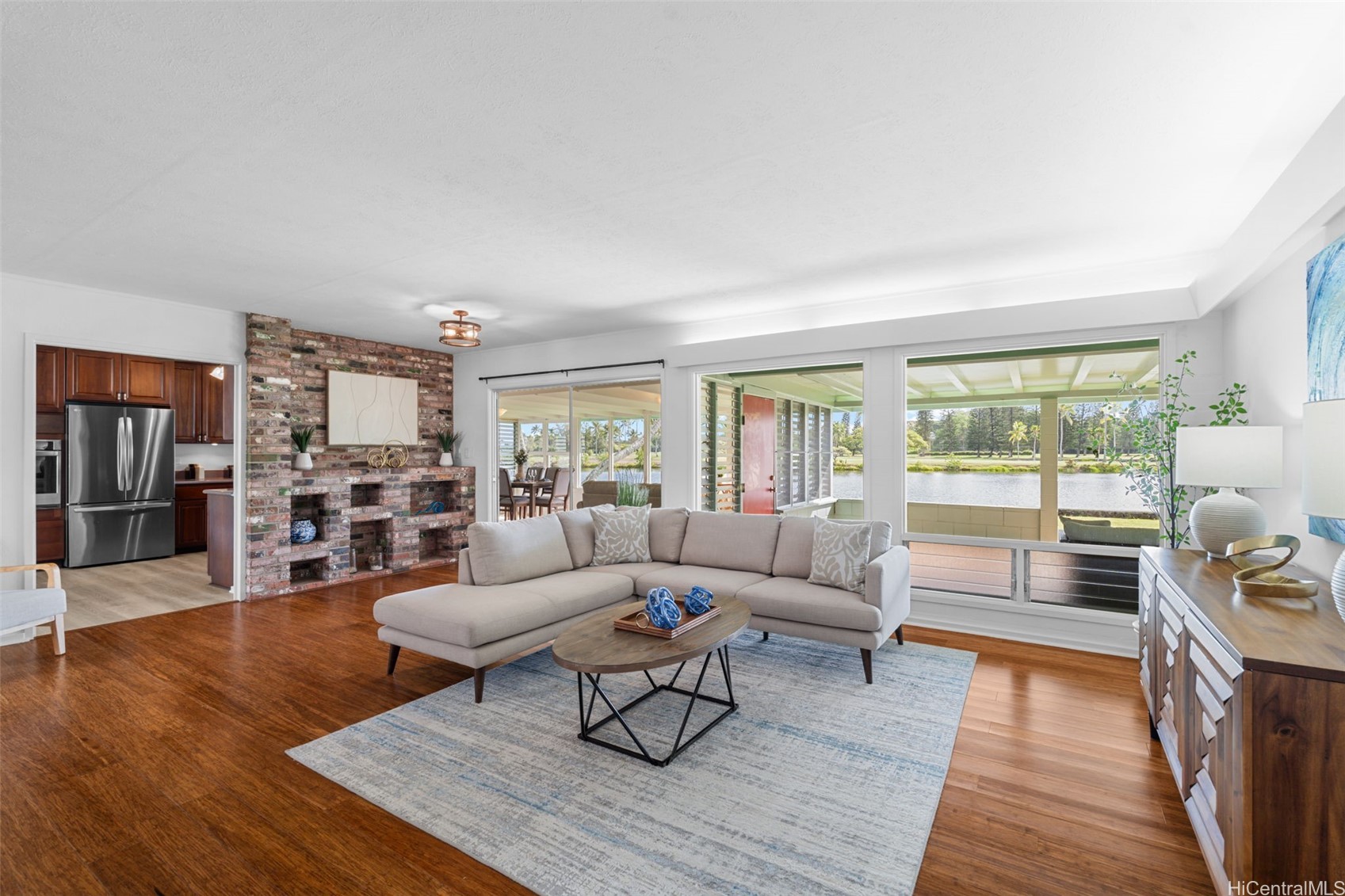 279 Kakahiaka Street