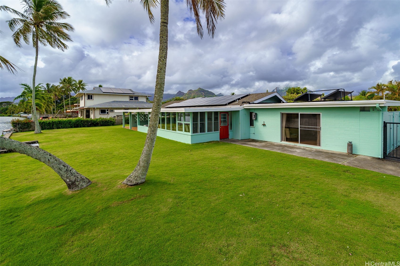 279 Kakahiaka Street