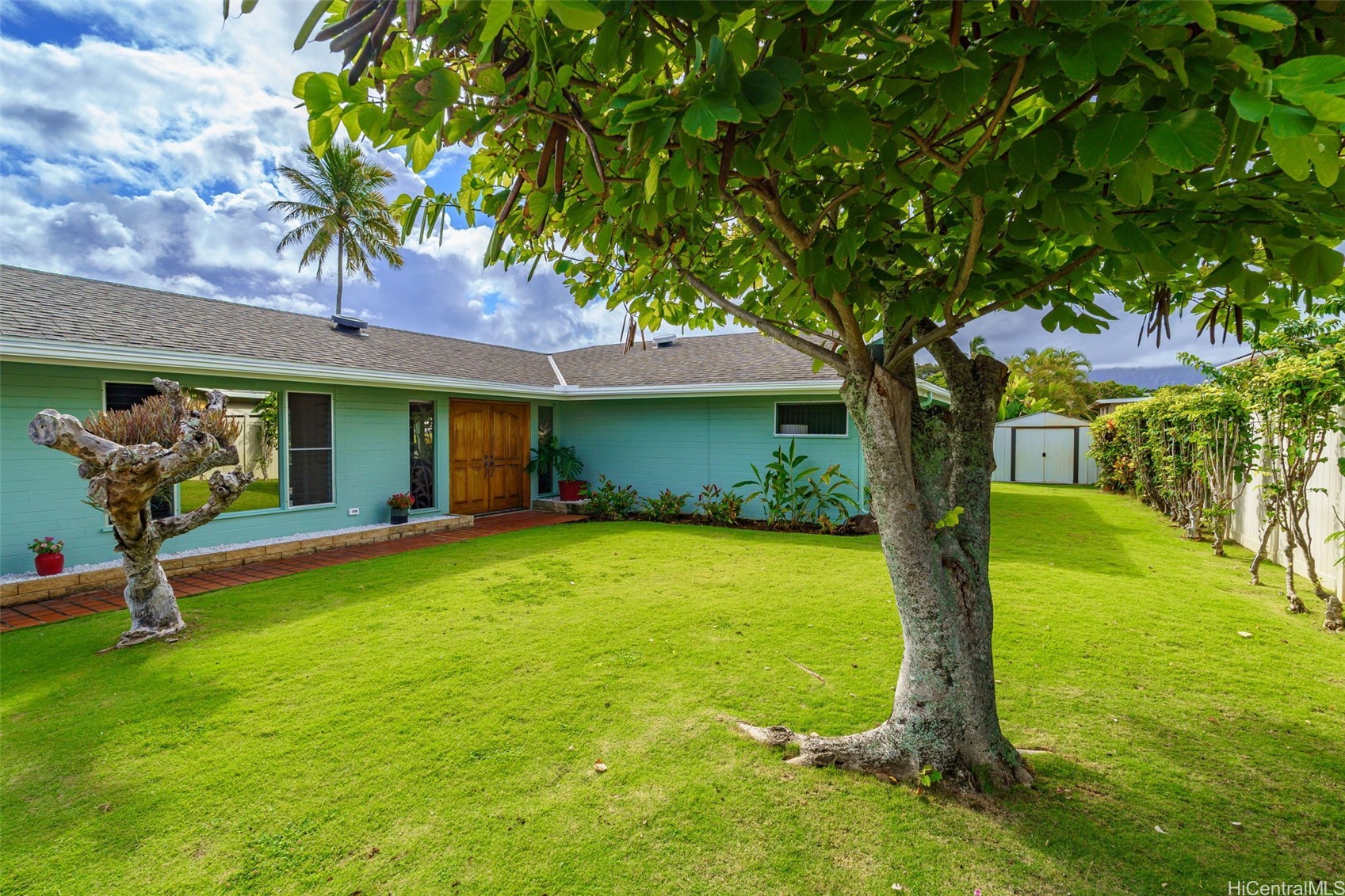 279 Kakahiaka Street