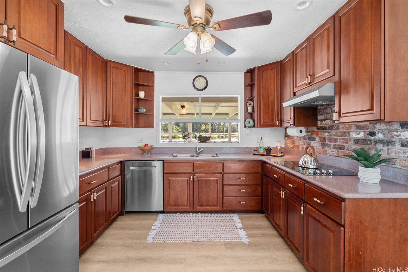 279 Kakahiaka Street