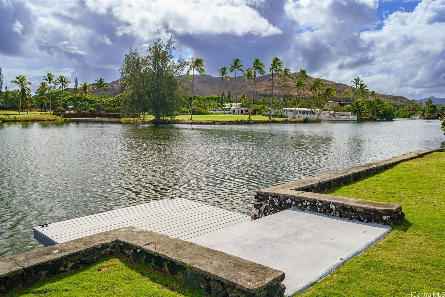 279 Kakahiaka Street