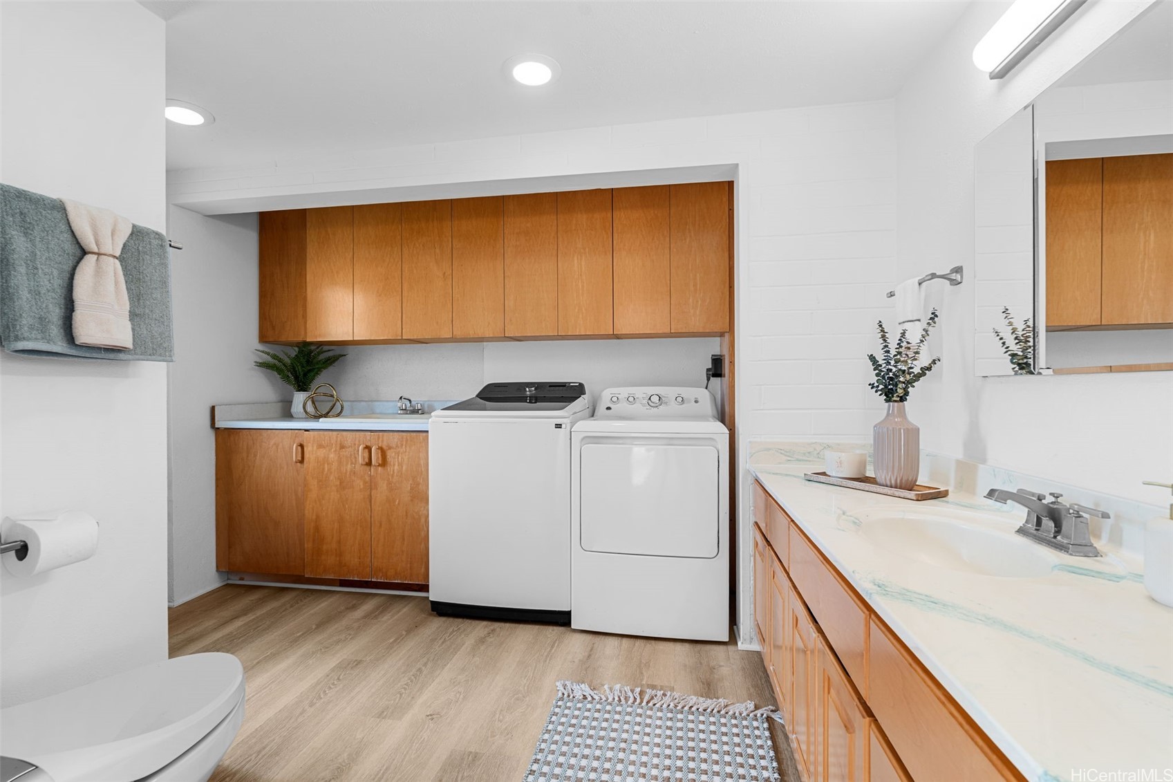 279 Kakahiaka Street