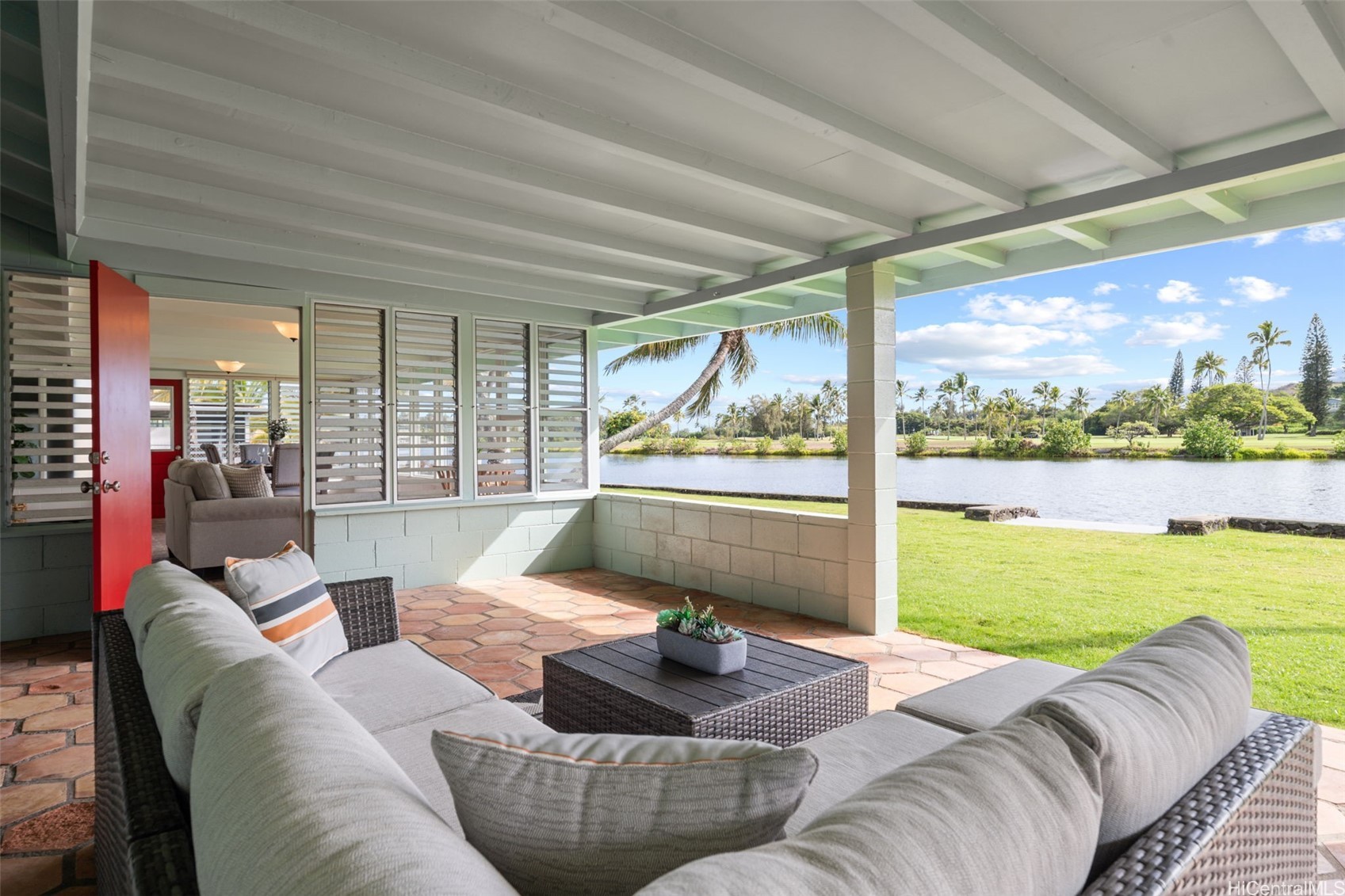 279 Kakahiaka Street