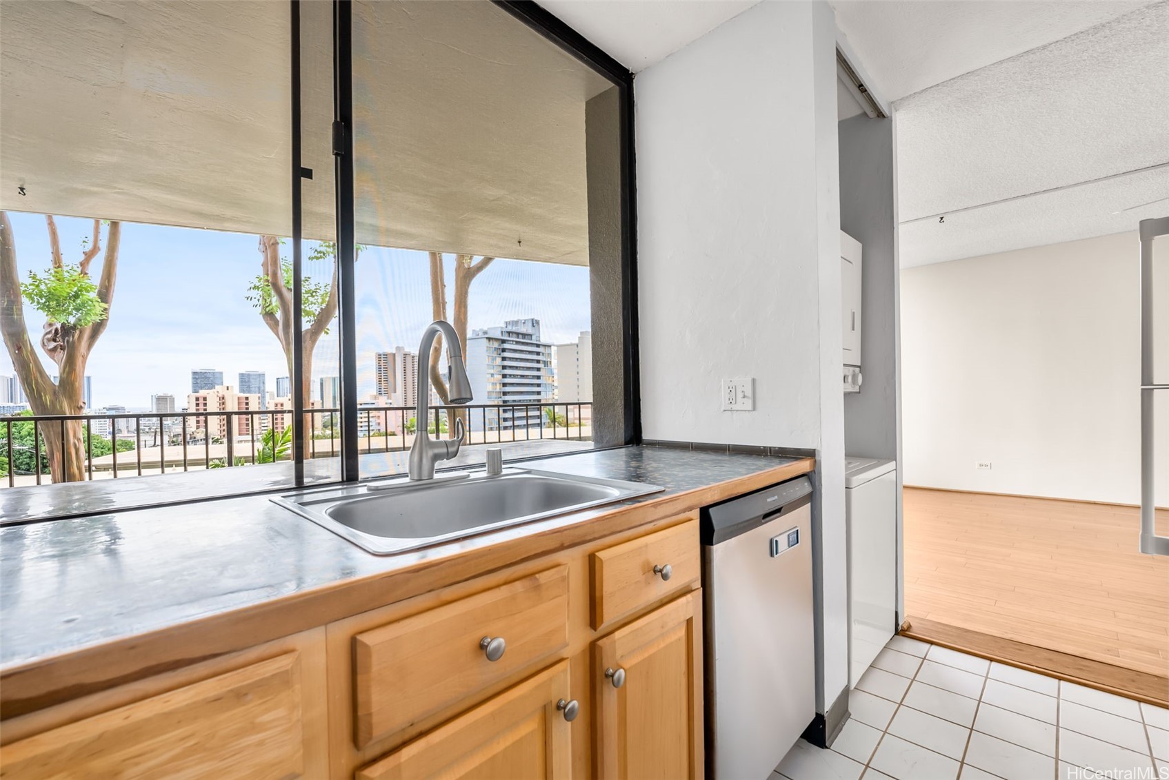 965 Prospect Street 102