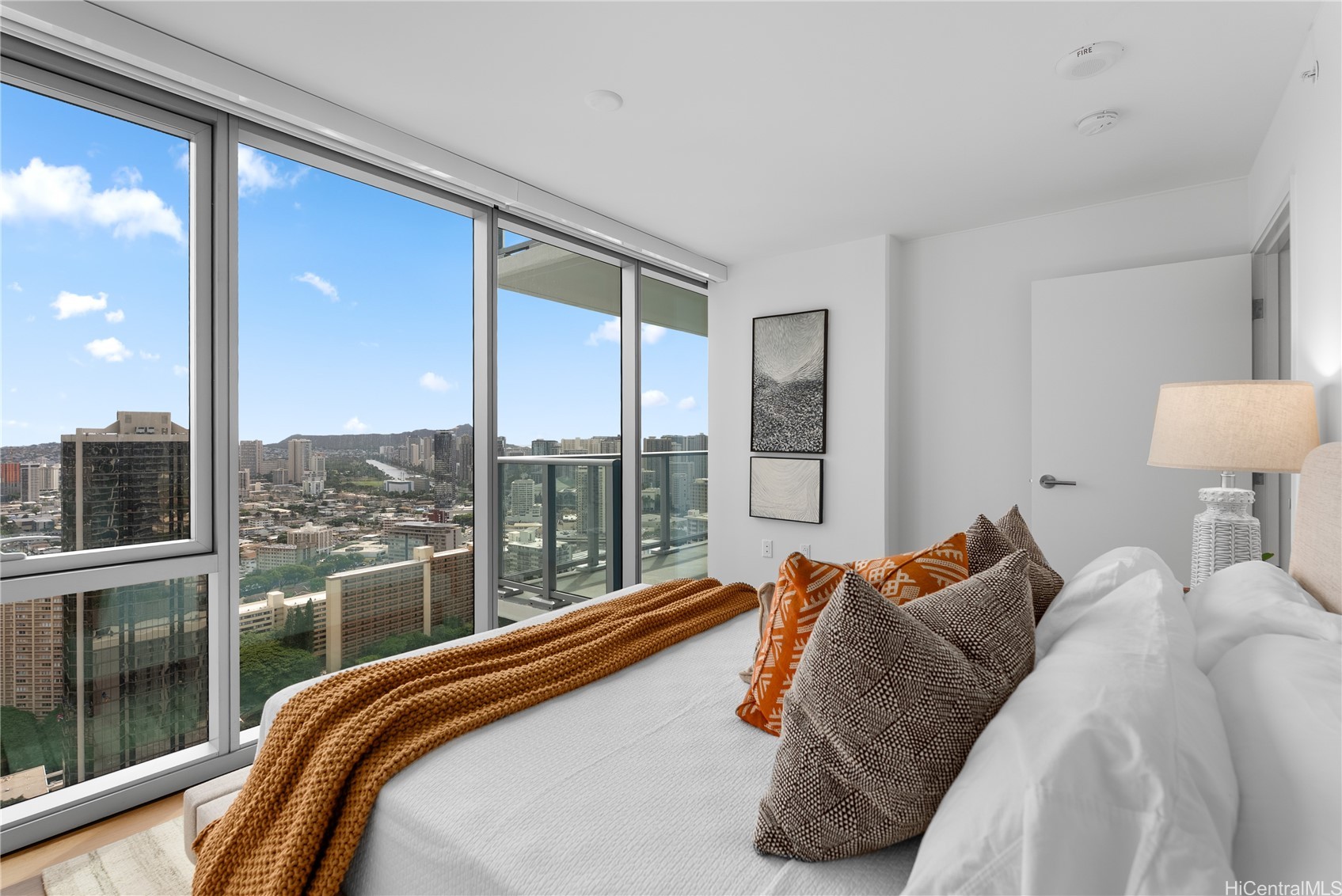 1515 Liona Street 3707