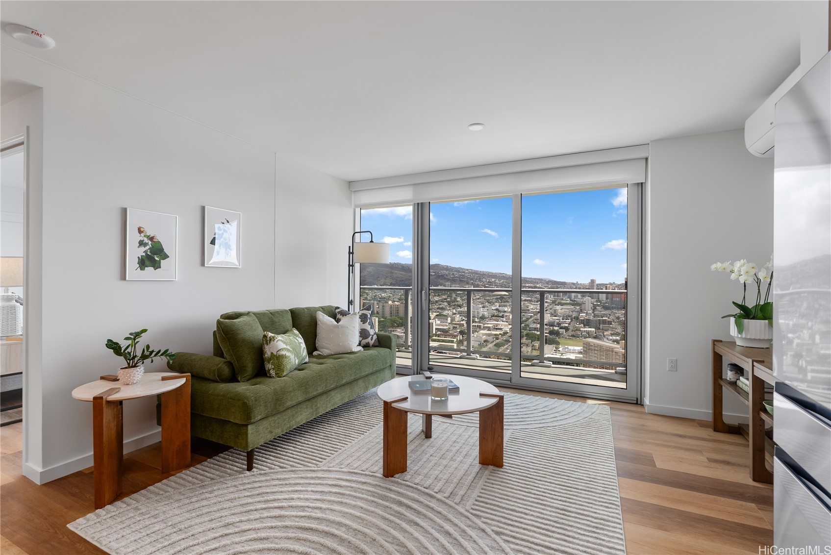 1515 Liona Street 3707