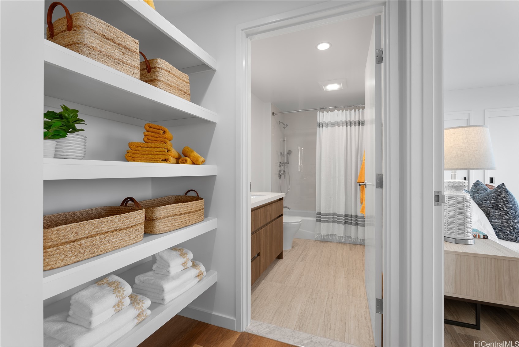 1515 Liona Street 3707