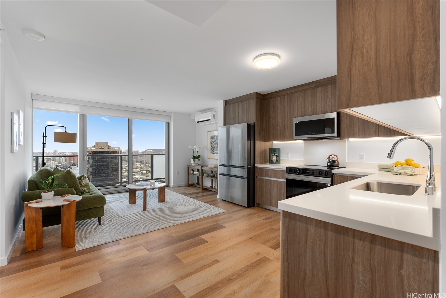 1515 Liona Street 3707