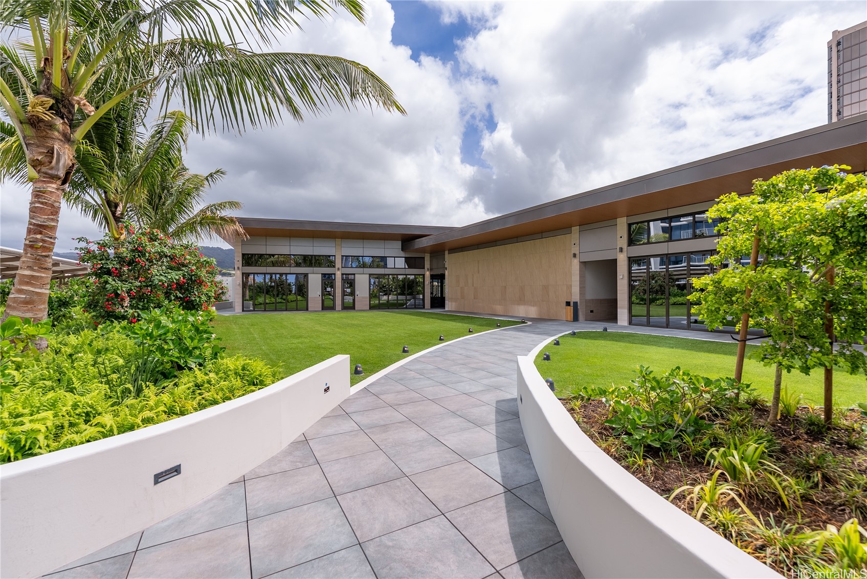 1515 Liona Street 3707