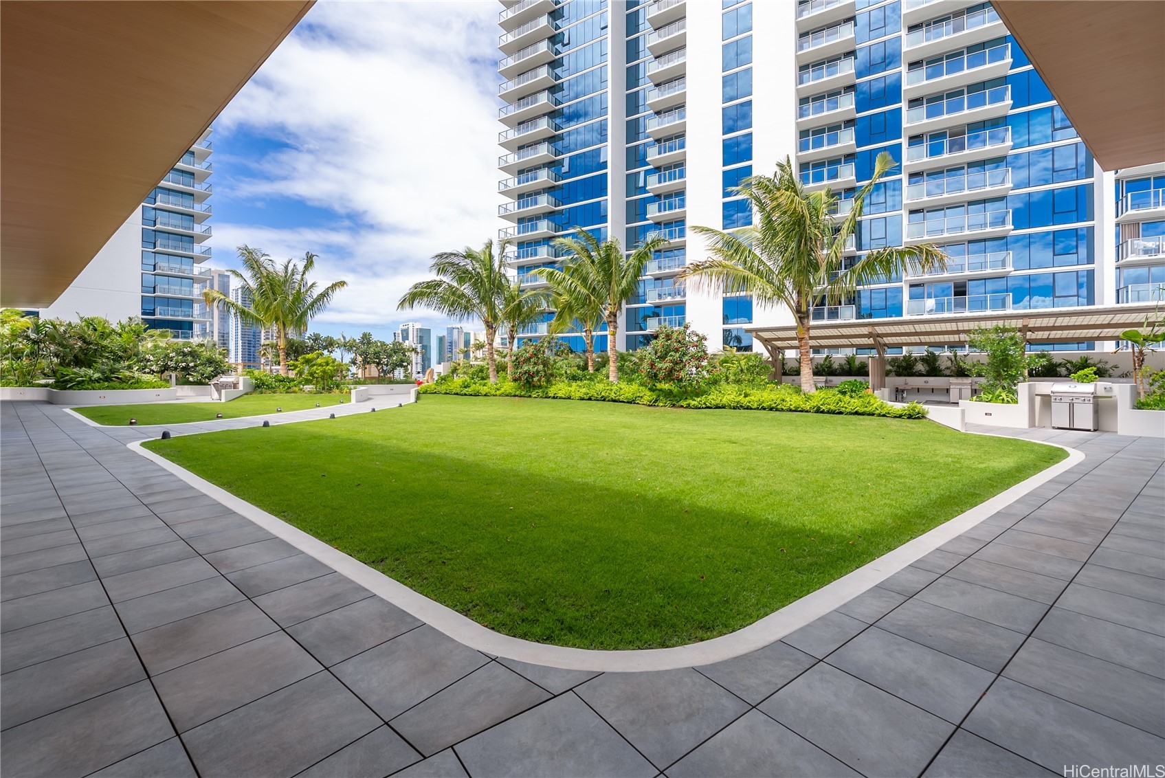 1515 Liona Street 3707