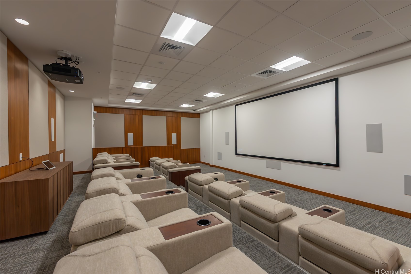 1515 Liona Street 3707