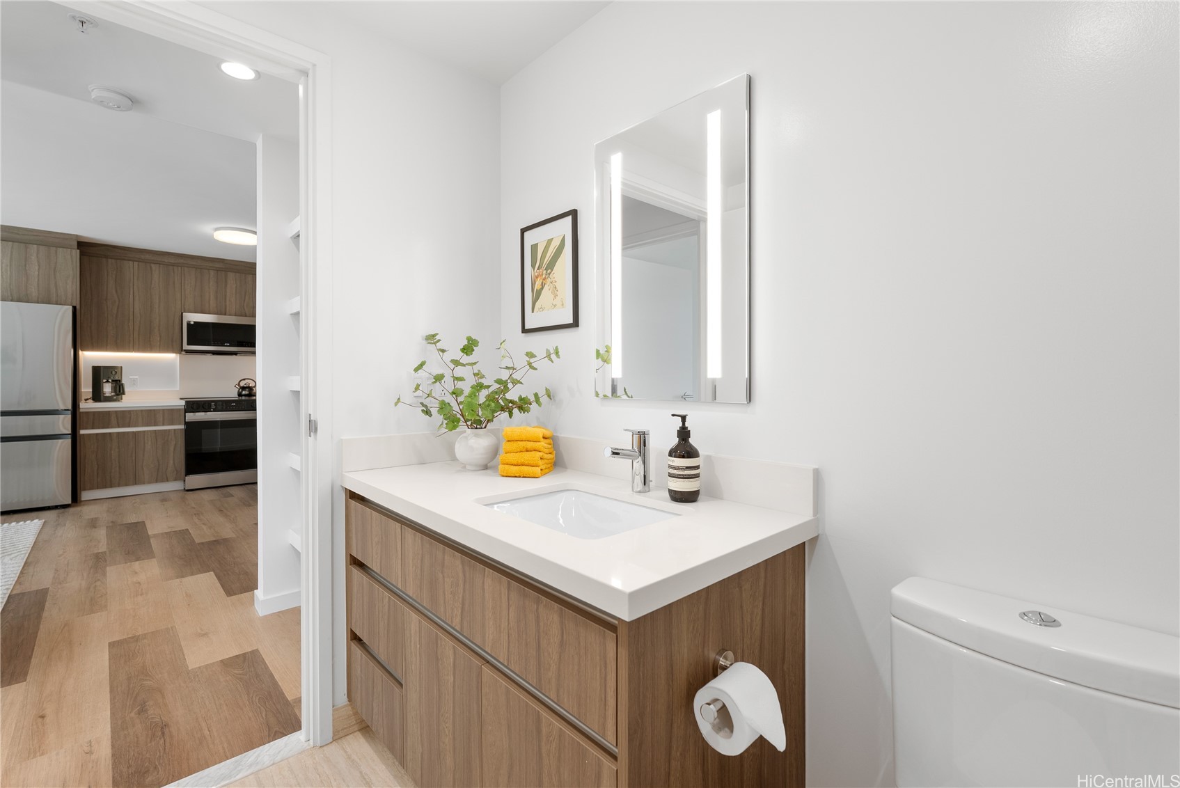 1515 Liona Street 3707