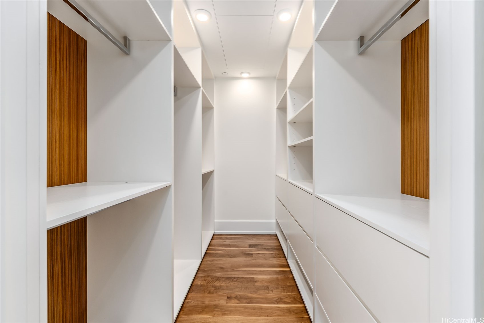 1108 Auahi Street 2203