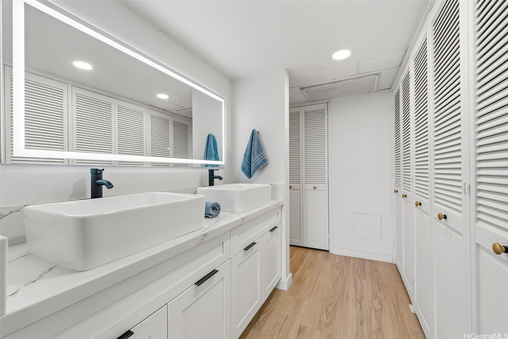 1600 Ala Moana Boulevard 500