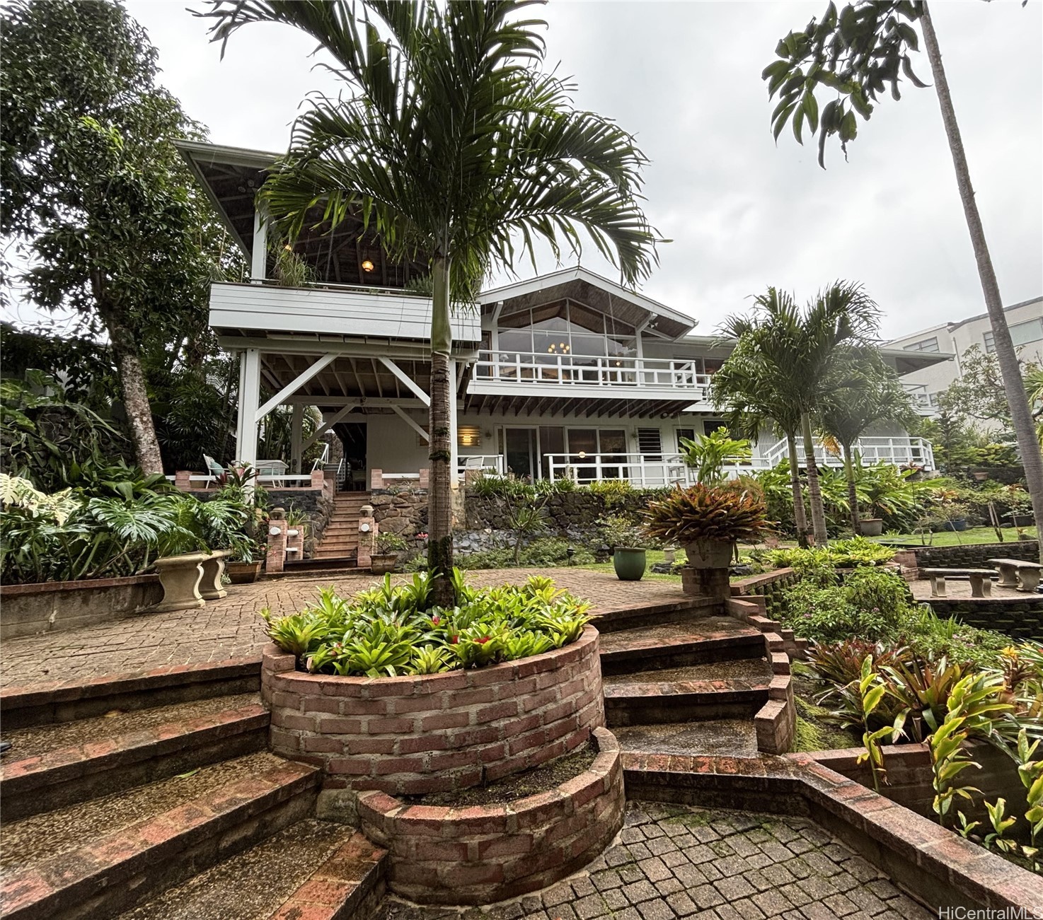 3625 Nuuanu Pali Drive
