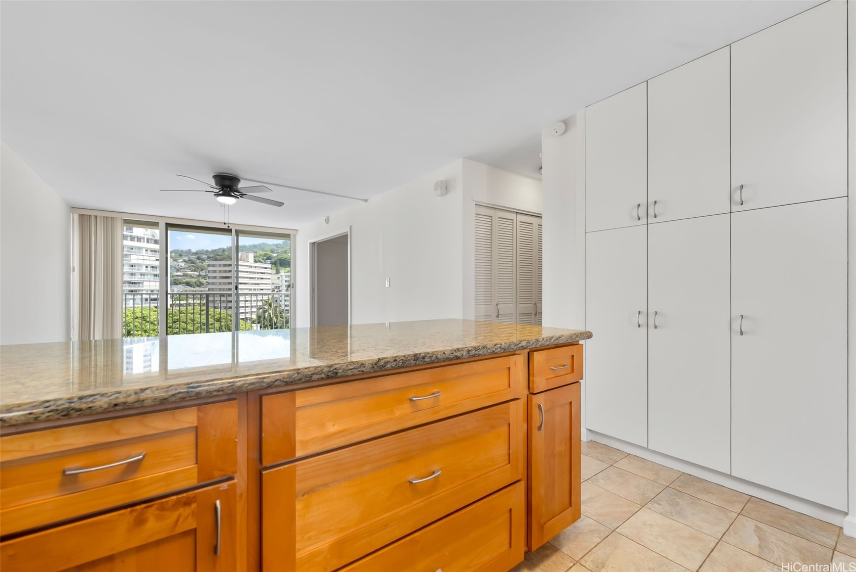 1617 Keeaumoku Street 703