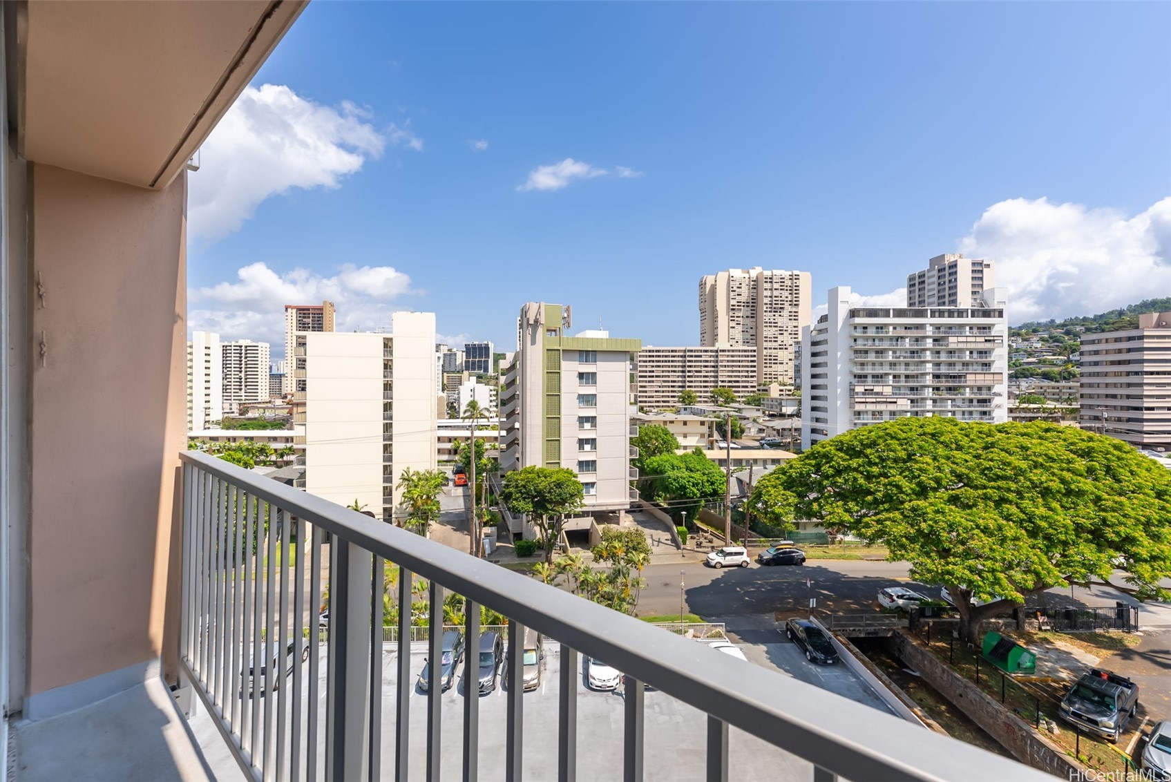 1617 Keeaumoku Street 703