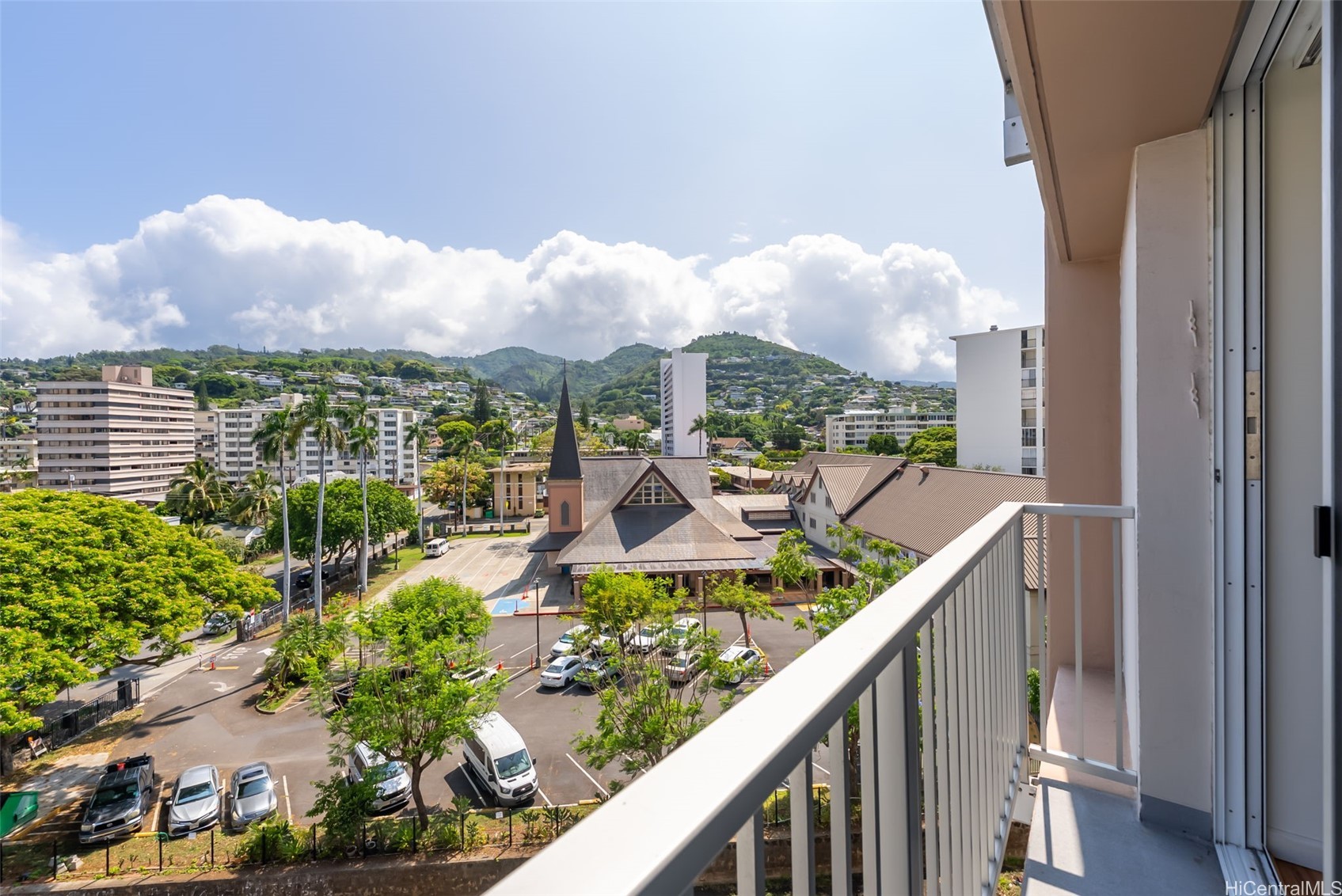 1617 Keeaumoku Street 703