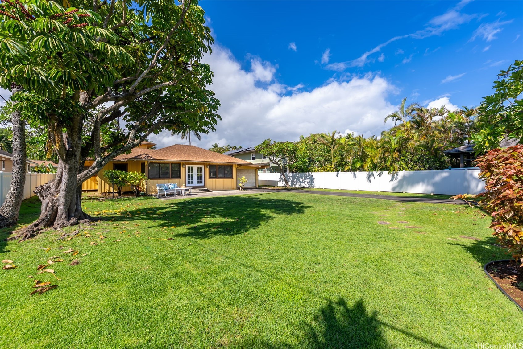 935 Mokulua Drive