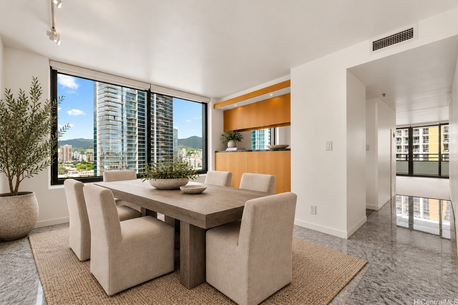 1330 Ala Moana Boulevard 1808