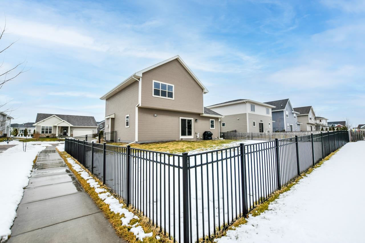 9917 Autumn Breeze Road