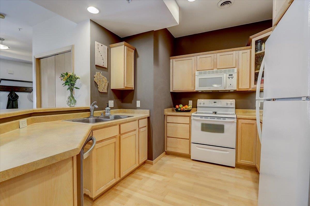 8262 Starr Grass Drive